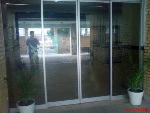 درب اتوماتیک شیشه ای
